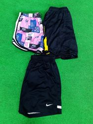 (532) Nike Short