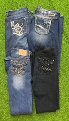 Y2K woman’s flared jeans