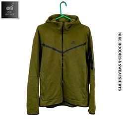 NIKE HOODIES & SWEATSHIRTS BUNDLE