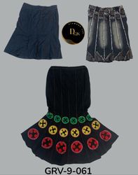 Jupe midi en denim classique – Tenue de streetwear..