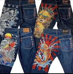 Jeans con ricamo giapponese