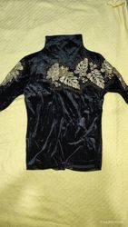 Camiseta de gola alta de veludo