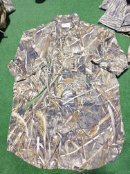 Mix giubbotto militare e camicia da uomo