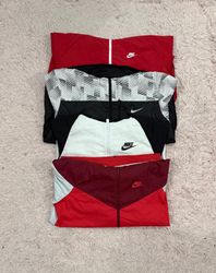 「Nike Windbreakers」