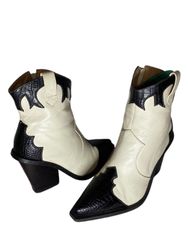 Gv 129 The best Ankle Boots For Ladies