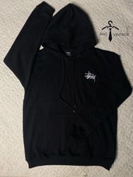 Stussyのリワークスタイルのフーディ