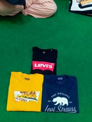 Levi's T-shirt
