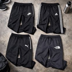 Pantaloni sportivi con marchio