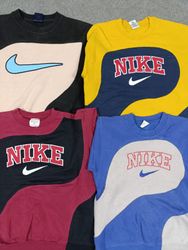 HD657 Nike Reworked Sweatshirts - 22 pcs