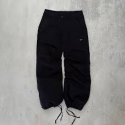 Nike Parachute/Nylon Trackpant 40 Pcs