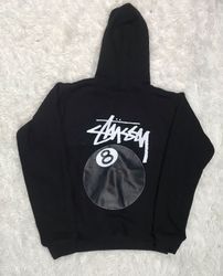 STUSSY 8ボールフーディ（リワークスタイル）