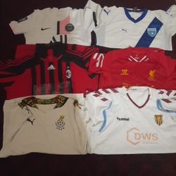 Football T-shirt mix  14 Pcs  B10