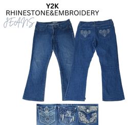 Jeans bootcut com bordado Y2k 👖 😍