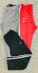 プレミアムのナイキトラックパンツ