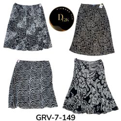Y2K Black & White Poly Skirt – Vintage Contrast St..