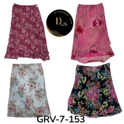 Y2K Pink Poly Skirt – Vintage Style in Soft Lightw..