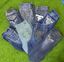 Y2K woman’s flared jeans