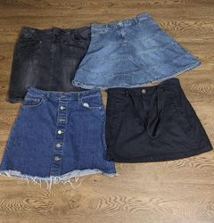 Mid denim skirts