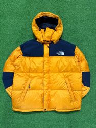 box:02 THE NOTH FACE PUFFER JACKETS