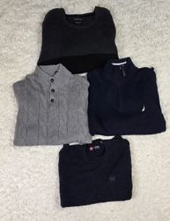 Mix branded knitwear