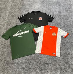 ナイキ スポーツ & チームウェア Tシャツ バンドル | ドライフィット、カレッジ & トレーニン..