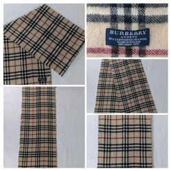 Burberry 🧣 scarves 🧣