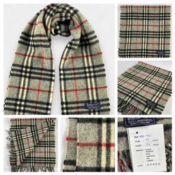 Burberry 🧣 scarves 🧣
