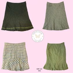 Y2K Plaid Wool Skirt in Green – Timeless Vintage S..