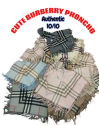 Écharpe poncho Burberry mignonne authentique 10/10