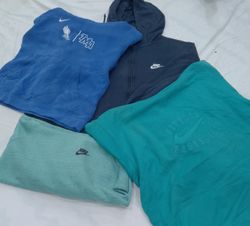 CRZ0012 Vintage Nike Hoodie & Sweatshirt