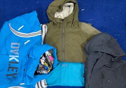 Chaquetas Oakley