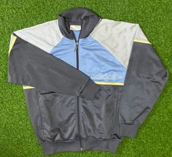 Nike/Adidas/Pista de Marca
