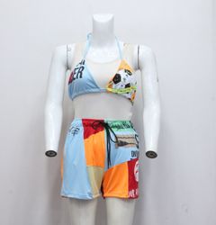 Conjunto de bikini y shorts de patchwork reciclado..