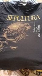T-shirts de groupes et de dessins animés vintage d..