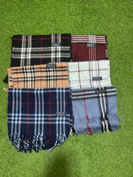 Cachecóis Burberry de marca 033