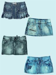 Lot de jupes micro mini en denim vieilli et abîmé ..