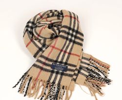 Burberry style scarve 🧣