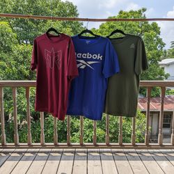 AV-0133 Reebok T-Shirts