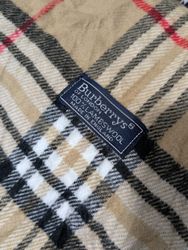 Burberry scarve