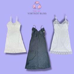 Robe courte en lingerie des années 2000