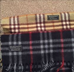 Y2K Burberry scarve