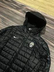 Premium Nike Pufferjacken
