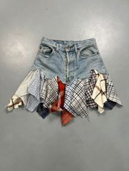 Gonna a patch flare di Levi's riciclata