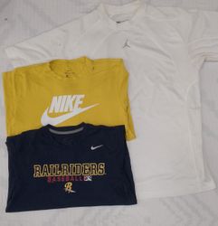 Ensemble de T-shirts Vintage Nike Sportswear CRZ04..