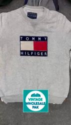 Mix de moletons e capuzes de marca