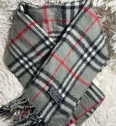 Burberry scarve