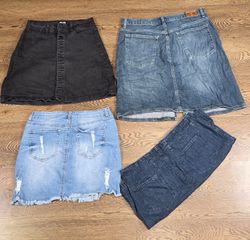 Mid denim skirts