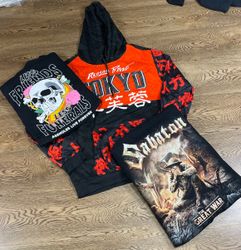 Schwarze bedruckte Hoodies (10)