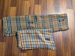 Burberry beigen Farb Schals