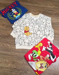 Mélange de sweat-shirts et de sweats à capuche de ..